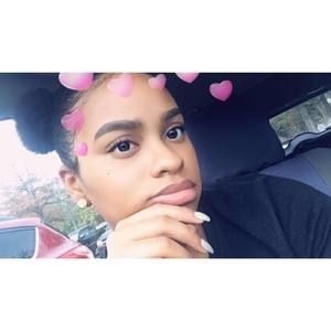 Meet your Posher, Dina